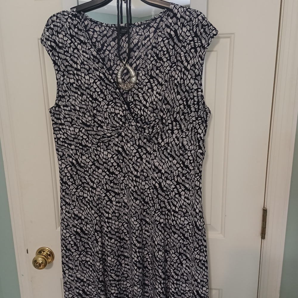 Elegant Black and White Patterned Dress.